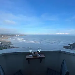 Spectacular 2 Bedroom Balcony Sea View Flat Scarborough